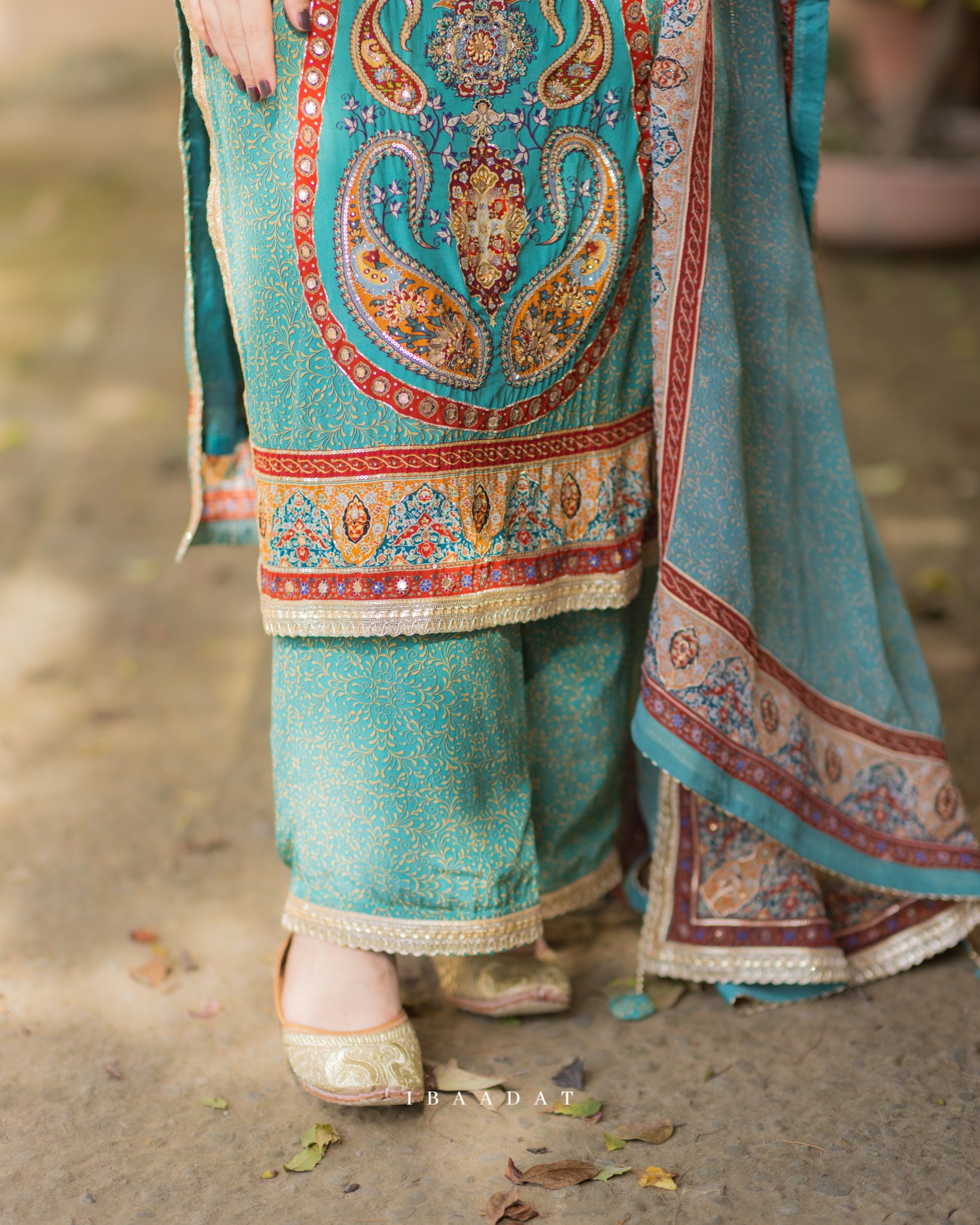 Comfortable viscose crepe Punjabi suit with organza dupatta
