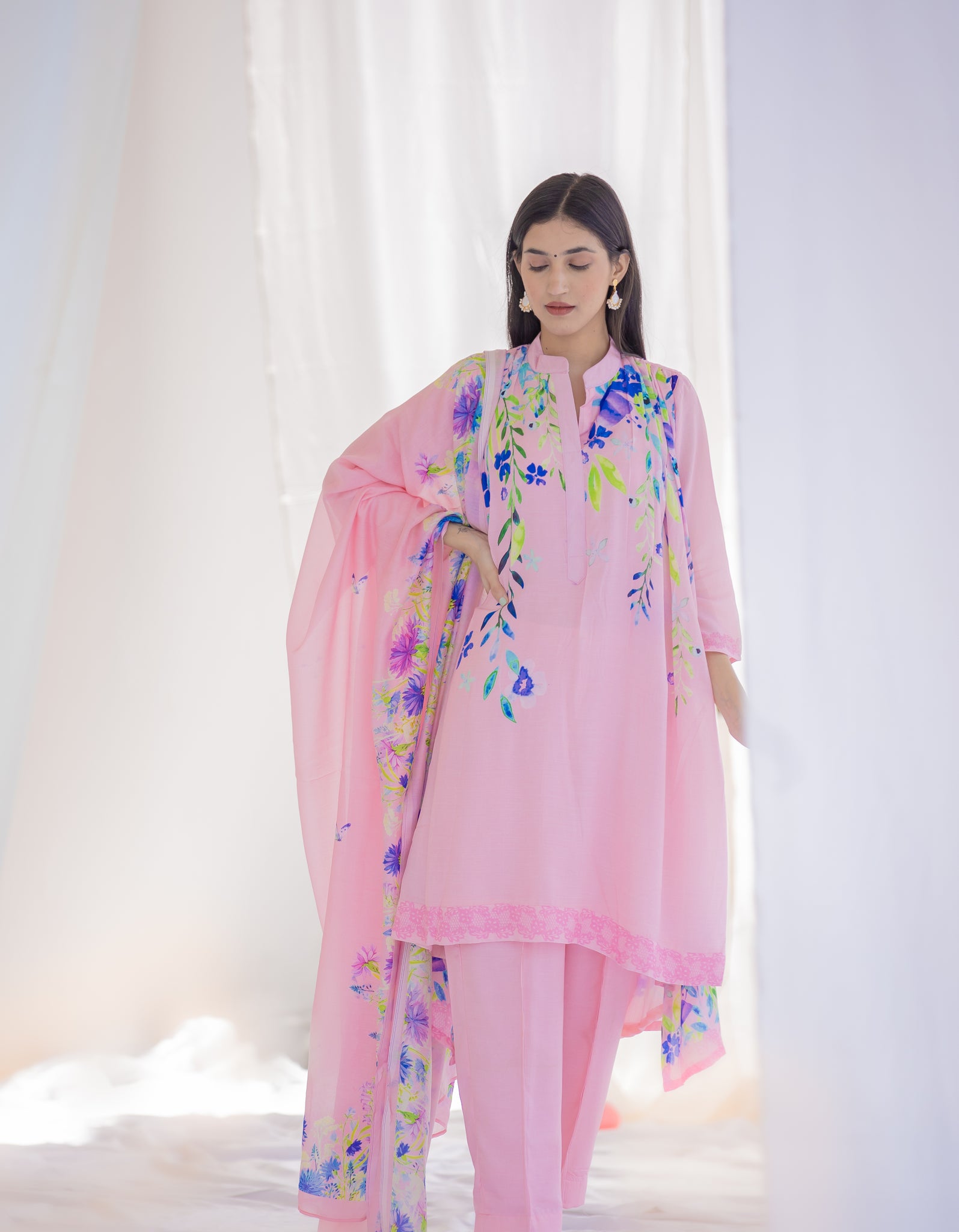 Designer Bageecha Set in pink cotton with silk dupatta